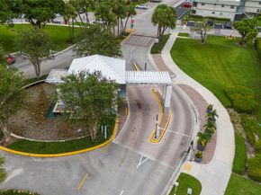 924 Flanders T 924, Delray Beach FL 33484