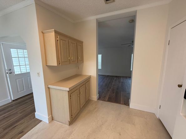 8648 SW 16th Pl, Davie FL 33324