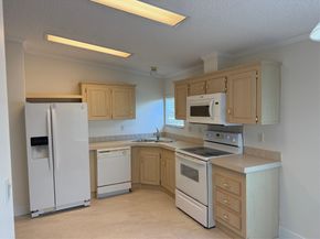8648 SW 16th Pl, Davie FL 33324