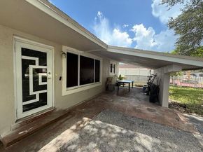 6531 Harding St, Hollywood FL 33024