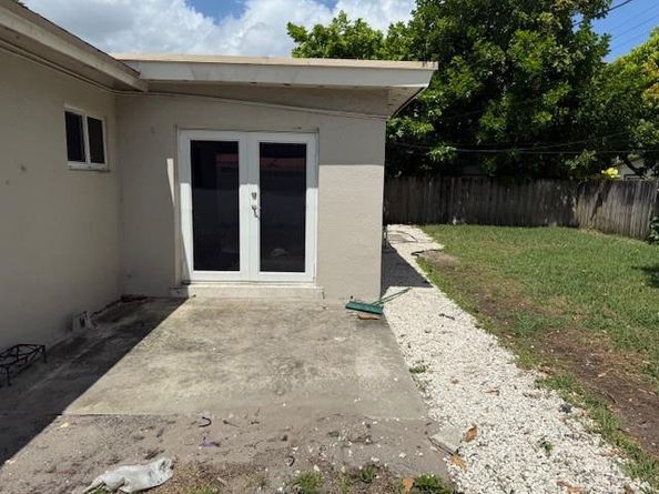 6531 Harding St, Hollywood FL 33024