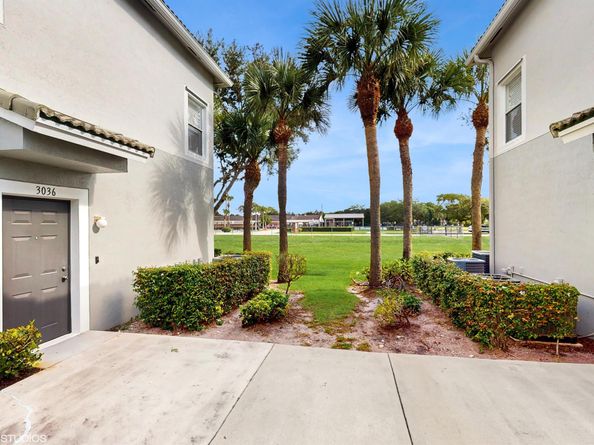 3036 Grandiflora Drive, Greenacres FL 33467