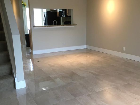 16749 Hemingway Dr 16749, Weston FL 33326