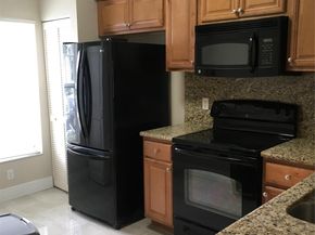 16749 Hemingway Dr 16749, Weston FL 33326