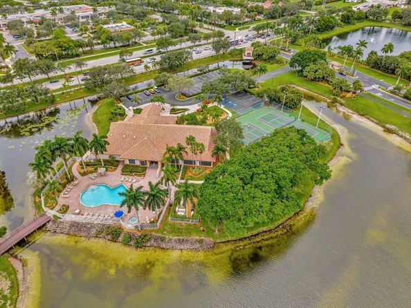 10727 Lake Shore Drive, Wellington FL 33414