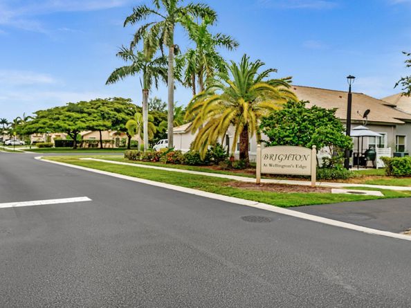 10727 Lake Shore Drive, Wellington FL 33414