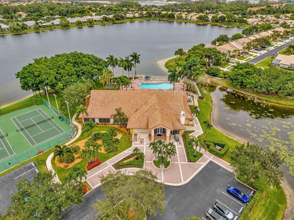 10727 Lake Shore Drive, Wellington FL 33414
