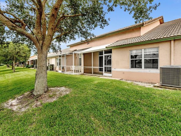 10727 Lake Shore Drive, Wellington FL 33414