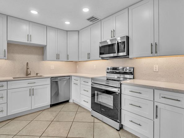 10727 Lake Shore Drive, Wellington FL 33414