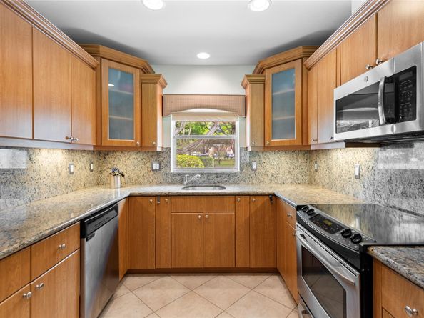 3753 Oaks Clubhouse Dr 3753, Pompano Beach FL 33069