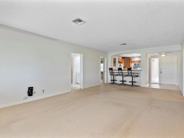 3753 Oaks Clubhouse Dr 3753, Pompano Beach FL 33069