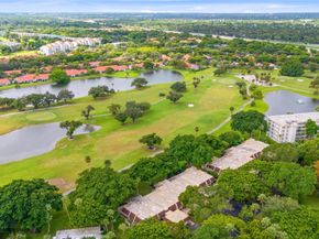 3753 Oaks Clubhouse Dr 3753, Pompano Beach FL 33069
