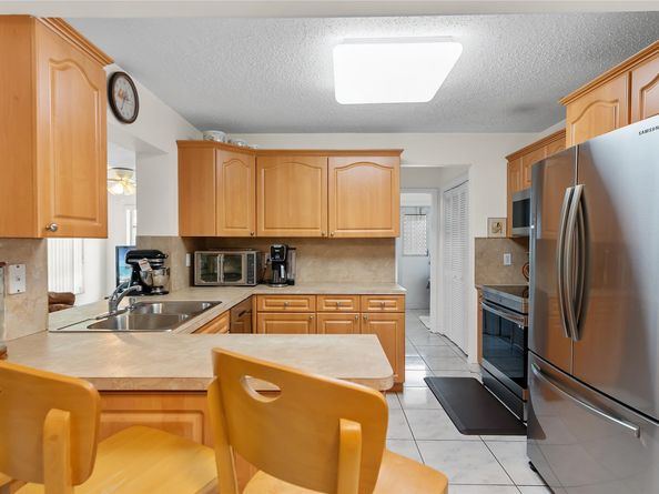 1010 NW 49th Ct, Deerfield Beach FL 33064