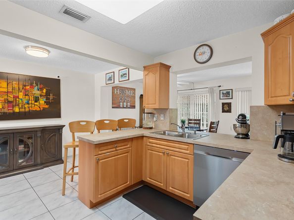 1010 NW 49th Ct, Deerfield Beach FL 33064