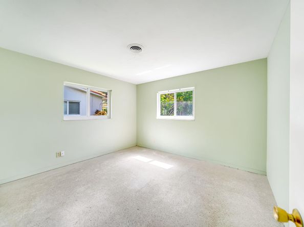 4401 NE 13th Ave, Oakland Park FL 33334