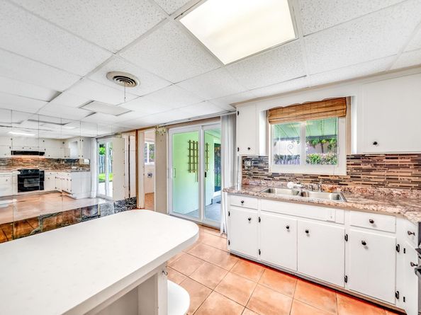 4401 NE 13th Ave, Oakland Park FL 33334