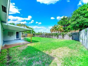 4401 NE 13th Ave, Oakland Park FL 33334