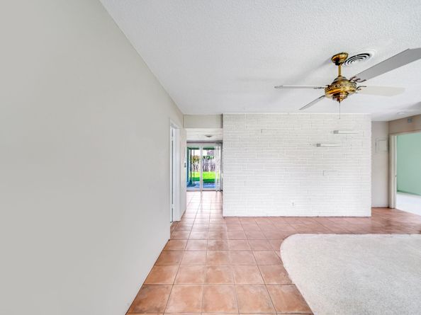 4401 NE 13th Ave, Oakland Park FL 33334