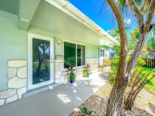 4401 NE 13th Ave, Oakland Park FL 33334