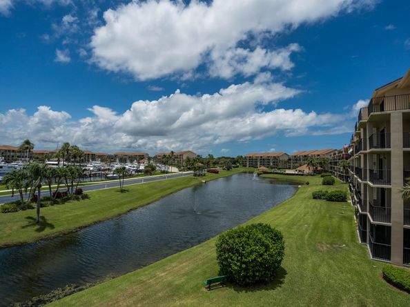 901 Seafarer Circle 306, Jupiter FL 33477