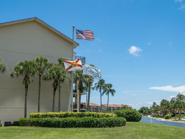 901 Seafarer Circle 306, Jupiter FL 33477