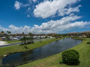 901 Seafarer Circle 306, Jupiter FL 33477