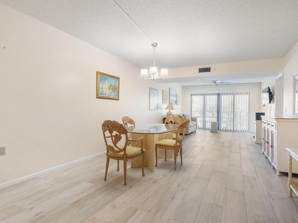 901 Seafarer Circle 306, Jupiter FL 33477