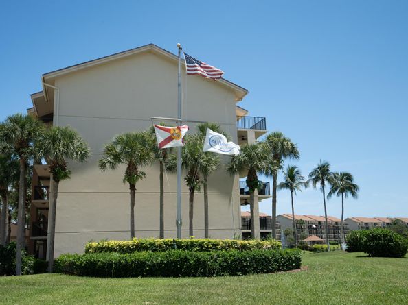 901 Seafarer Circle 306, Jupiter FL 33477