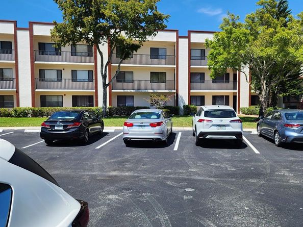 9655 N Belfort Cir 211, Tamarac FL 33321