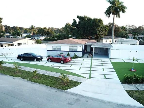 3240 SW 17th Street, Fort Lauderdale FL 33312