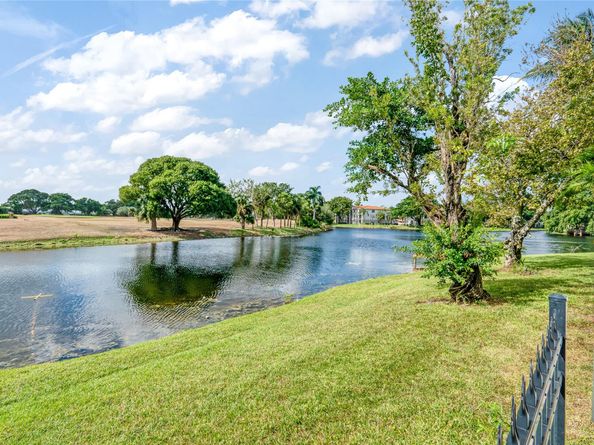 221 SW 87th Ter, Plantation FL 33324