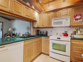 221 SW 87th Ter, Plantation FL 33324