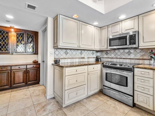 529 S Flagler Drive 17g, West Palm Beach FL 33401