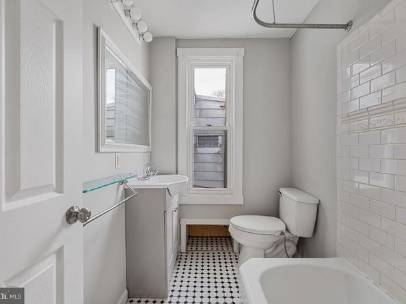 213 Dawson Street, Philadelphia PA 19128