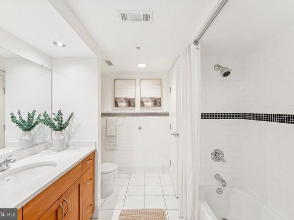 809 6TH Street NW 15, Washington DC 20001
