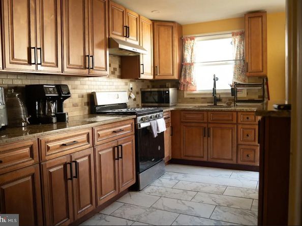 725 Yeadon Avenue, Lansdowne PA 19050
