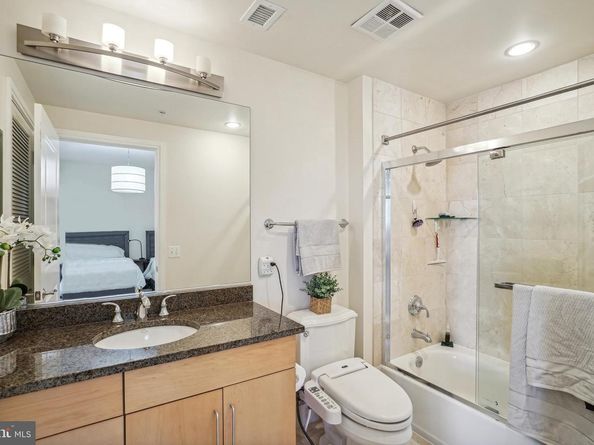8220 Crestwood Heights Drive 1403, Mclean VA 22102