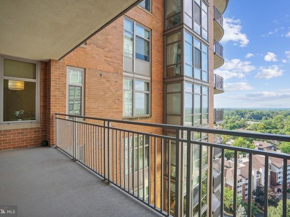 8220 Crestwood Heights Drive 1403, Mclean VA 22102