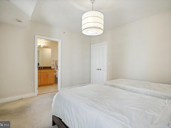 8220 Crestwood Heights Drive 1403, Mclean VA 22102