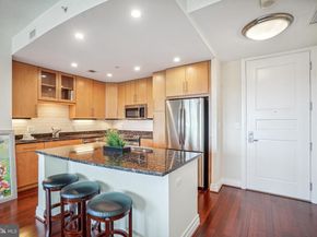 8220 Crestwood Heights Drive 1403, Mclean VA 22102