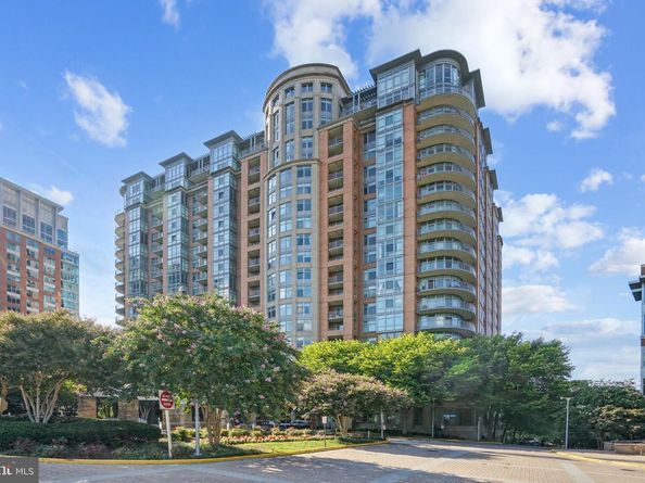8220 Crestwood Heights Drive 1403, Mclean VA 22102
