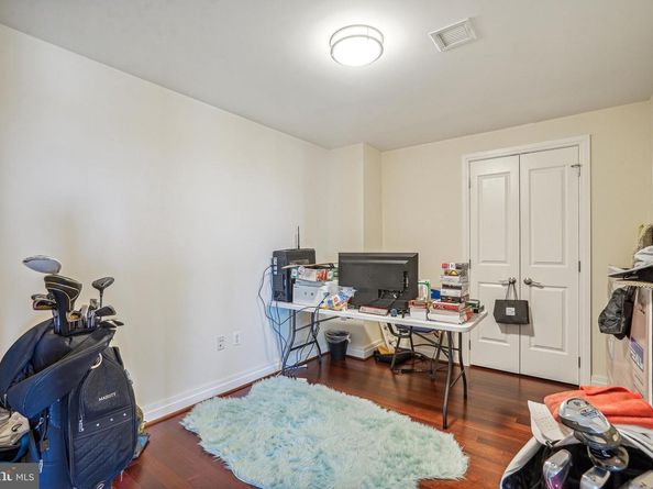 8220 Crestwood Heights Drive 1403, Mclean VA 22102