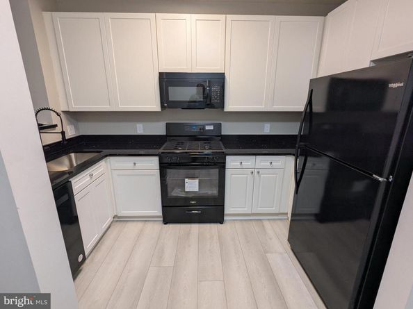 8183 Carnegie Hall Court 209, Vienna VA 22180