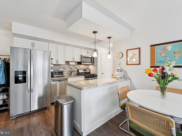 2101 Chestnut Street 819, Philadelphia PA 19103