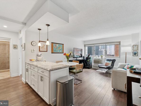 2101 Chestnut Street 819, Philadelphia PA 19103