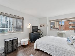2101 Chestnut Street 819, Philadelphia PA 19103