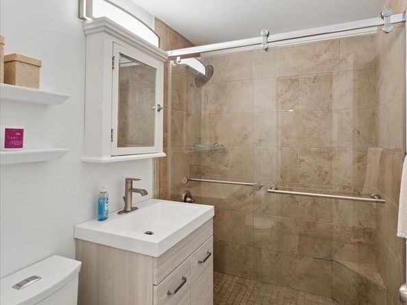 2101 Chestnut Street 819, Philadelphia PA 19103