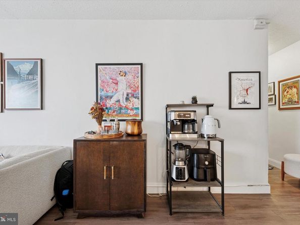 2101 Chestnut Street 819, Philadelphia PA 19103