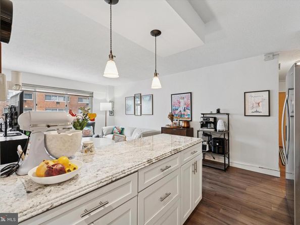 2101 Chestnut Street 819, Philadelphia PA 19103