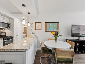 2101 Chestnut Street 819, Philadelphia PA 19103